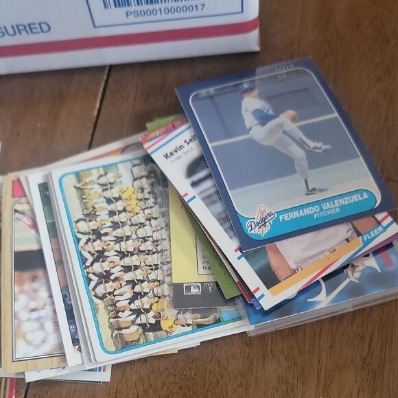 Baseball Trading Card Collection (Box lot1) - Picture 2 of 4